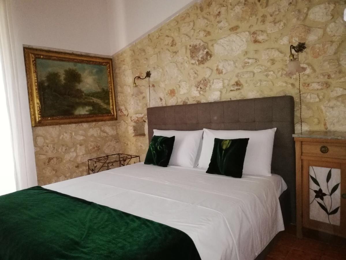 Asparano Ognina Buitenkant foto