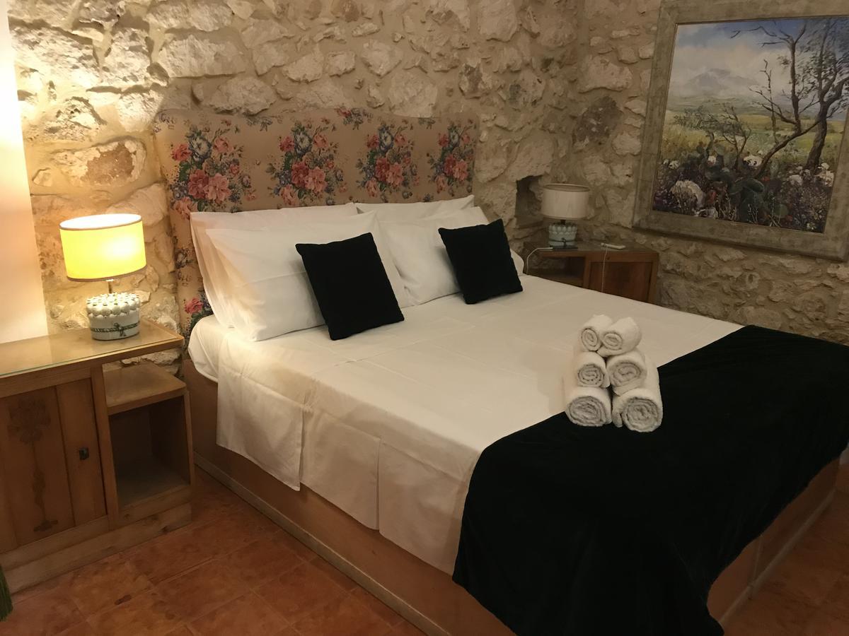 Asparano Ognina Buitenkant foto